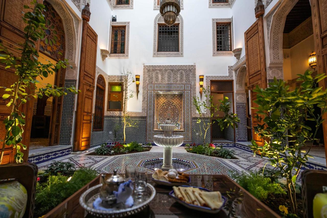 The Andalusian courtyard with its mosaic fountain
